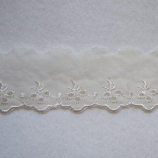 IVORY EMBROIDERY ANGLAIS LACE EDGING 40mm/1.5'' wide  (per meter)