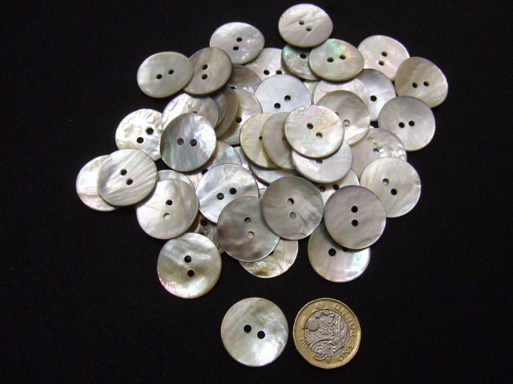 100x15mm Pearl Buttons Mother of Pearl Shell Flower Button Q4R9 b6u 